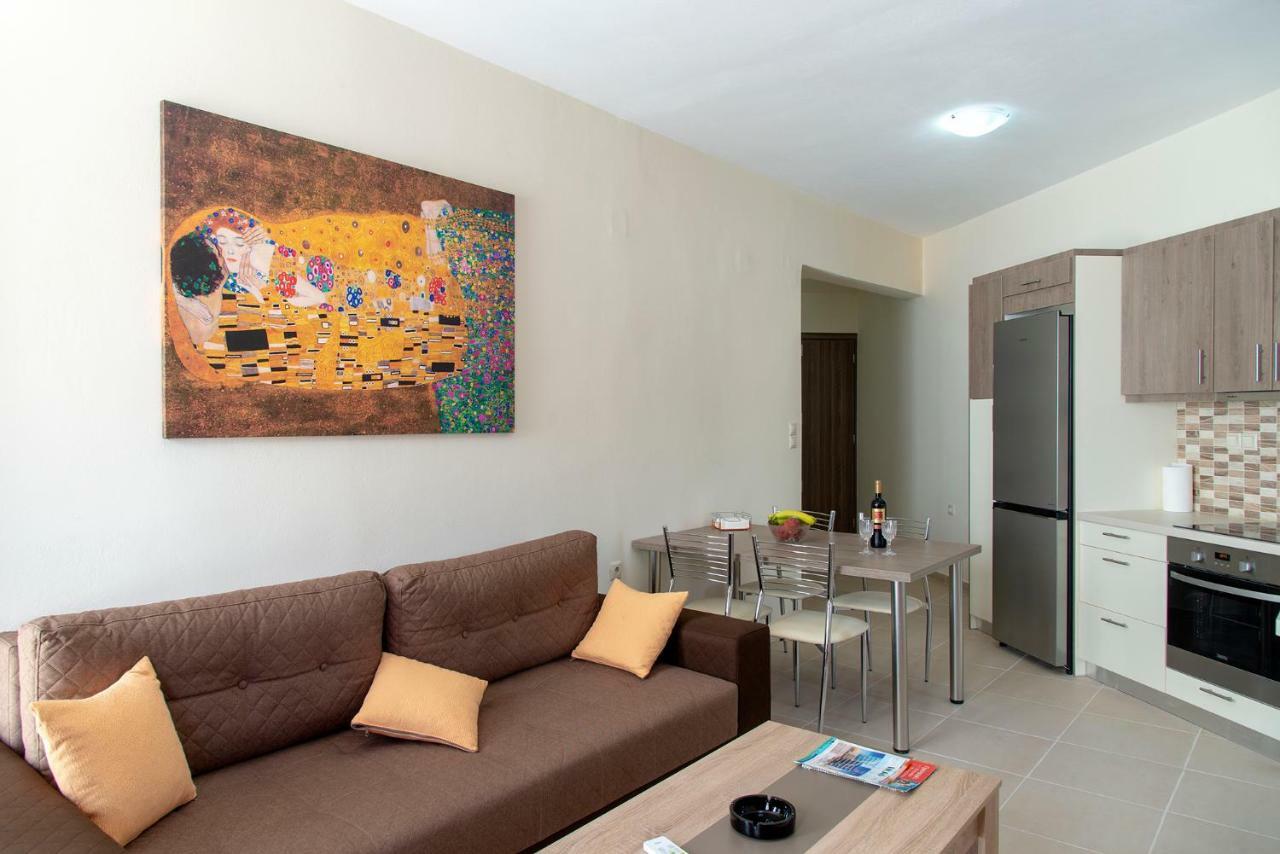 Lazaros Home ปาเลกาสตรอน ภายนอก รูปภาพ